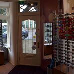 Vanuit de winkel is het houtwerk niet storend te zien.
<br/>
Richard Keijzer, 2015-01-31